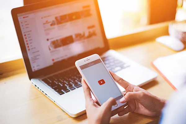 In unserem Youtube Kanal finden Sie Neuheiten, Anleitungen und viele weitere Ideen – Alles zum Thema Laser.