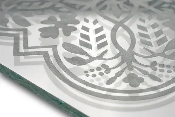 Auch größere Glasflächen können mit einem Laser graviert werden.